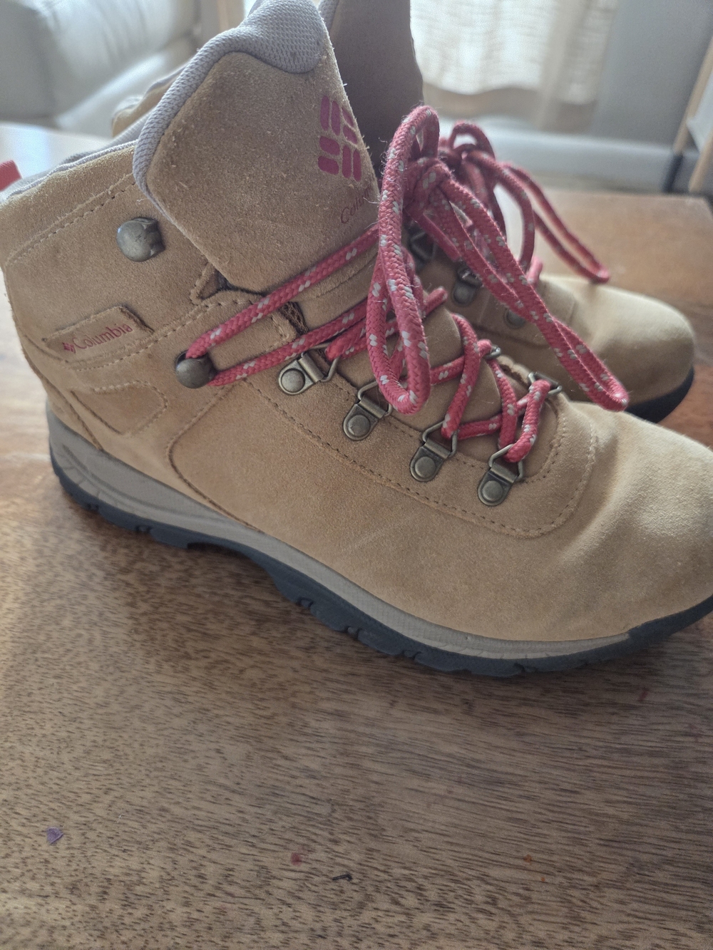 Columbia Women’s Tan Suede Hiking Boot with Pink Laces